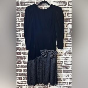 Vintage Samantha Black Velvet & Lace Dress Size 12P USA